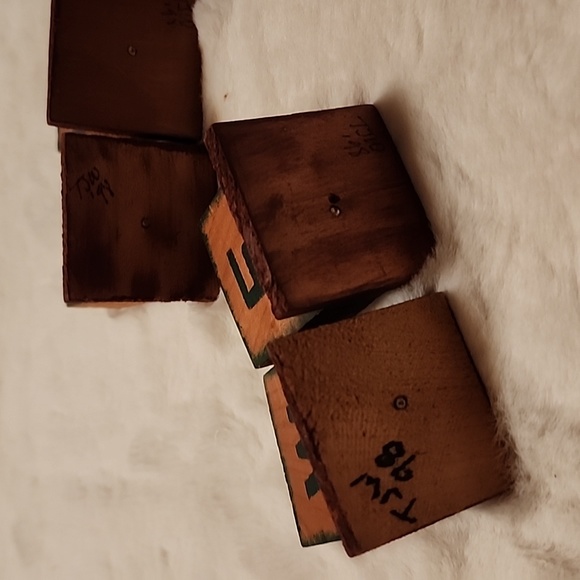 VINTAGE HANDMADE WOODEN " WELCOME " BLOCKS. - Picture 4 of 6